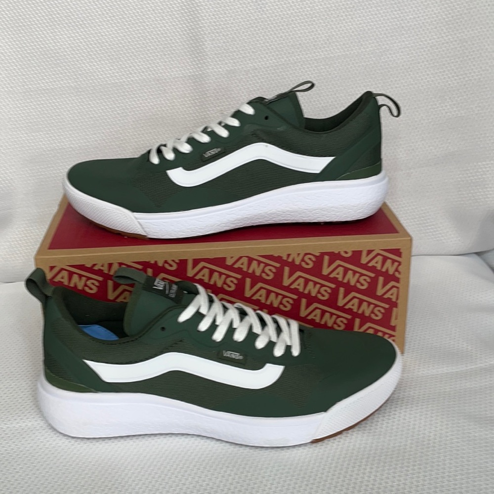 Vans men’s Ultra range Exo Kombu green and white